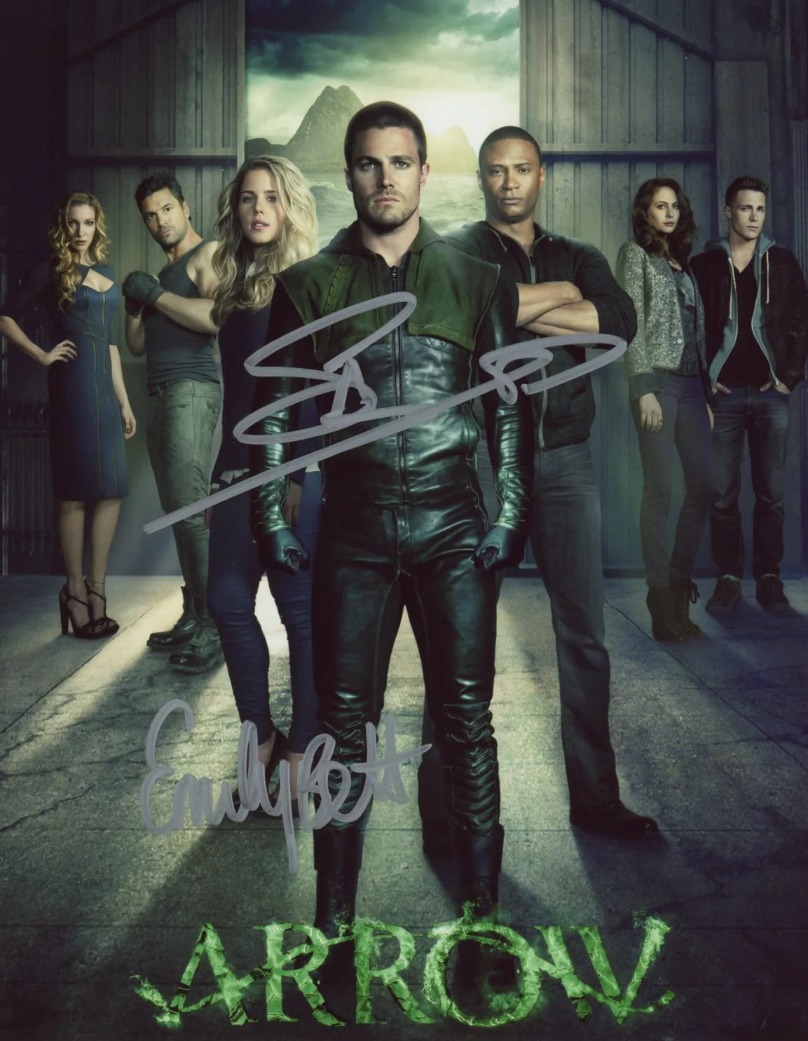 Arrow 8x12 Signed Photo Cast x2 Amell, Rickards JSA Certified Autograph