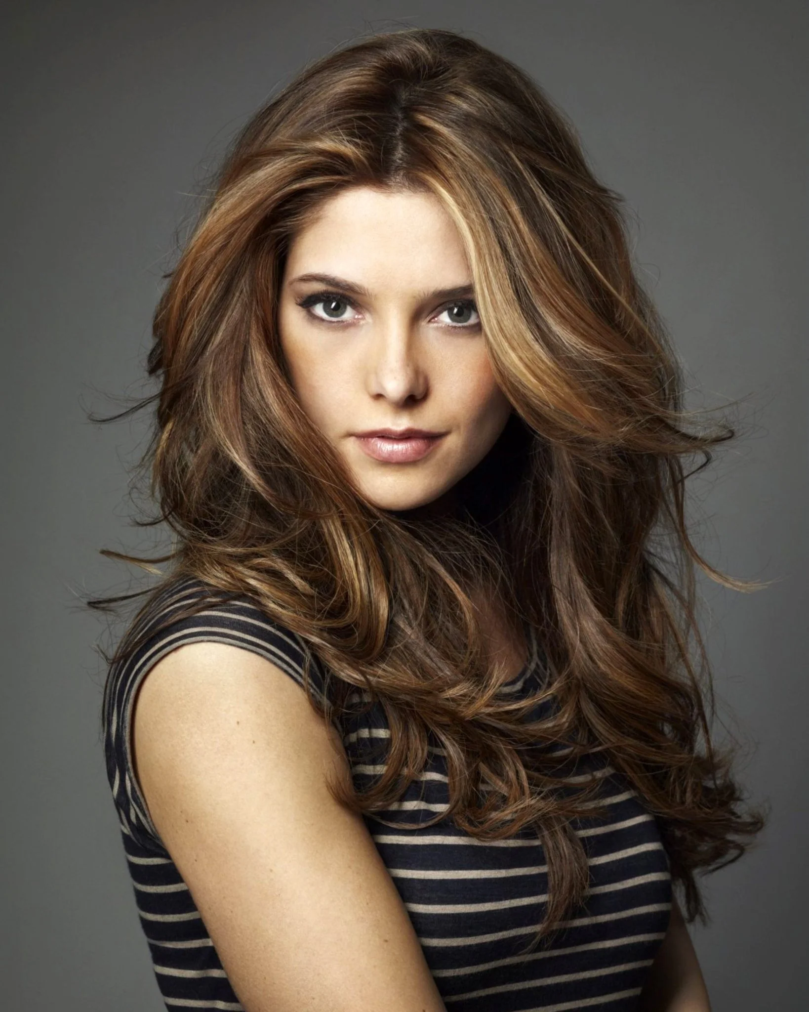 Ashley Greene: Autograph Signing on Photos, May 14 - Image 30