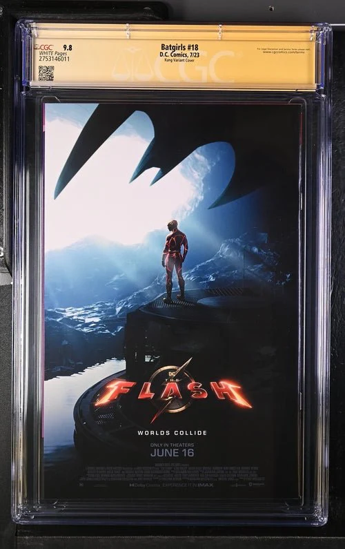 Batgirls #18 Kung Variant Cover DC Comics CGC Signature Series 9.8 Signed Robbi Rodriguez - Image 3