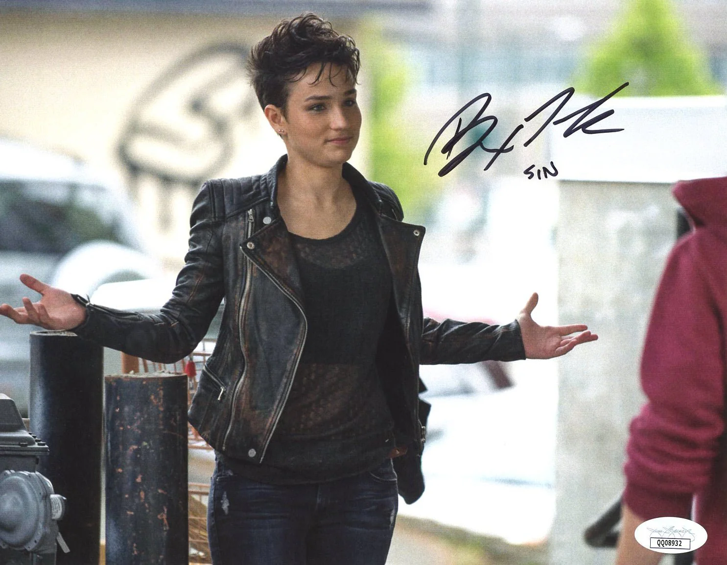 Bex Taylor Klaus Arrow 8x10 Signed Photo JSA Certified Autograph