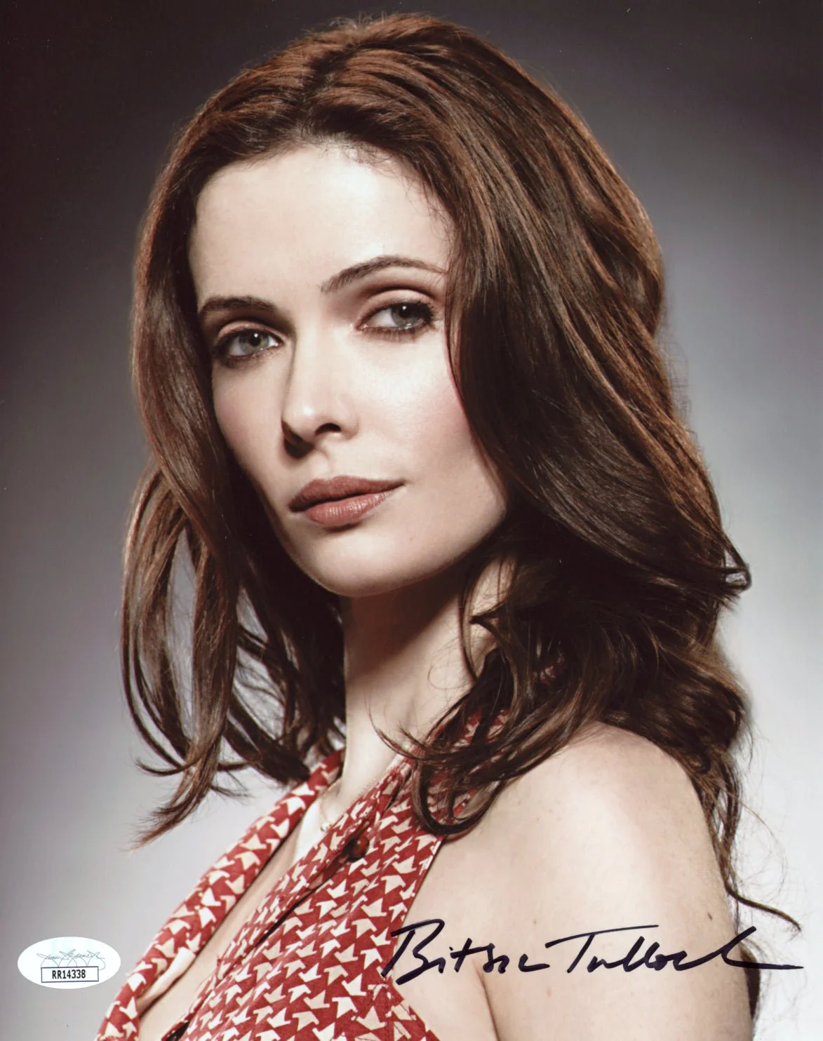Elizabeth Bitsie Tulloch Grimm 8x10 Signed Photo JSA Certified Autograph