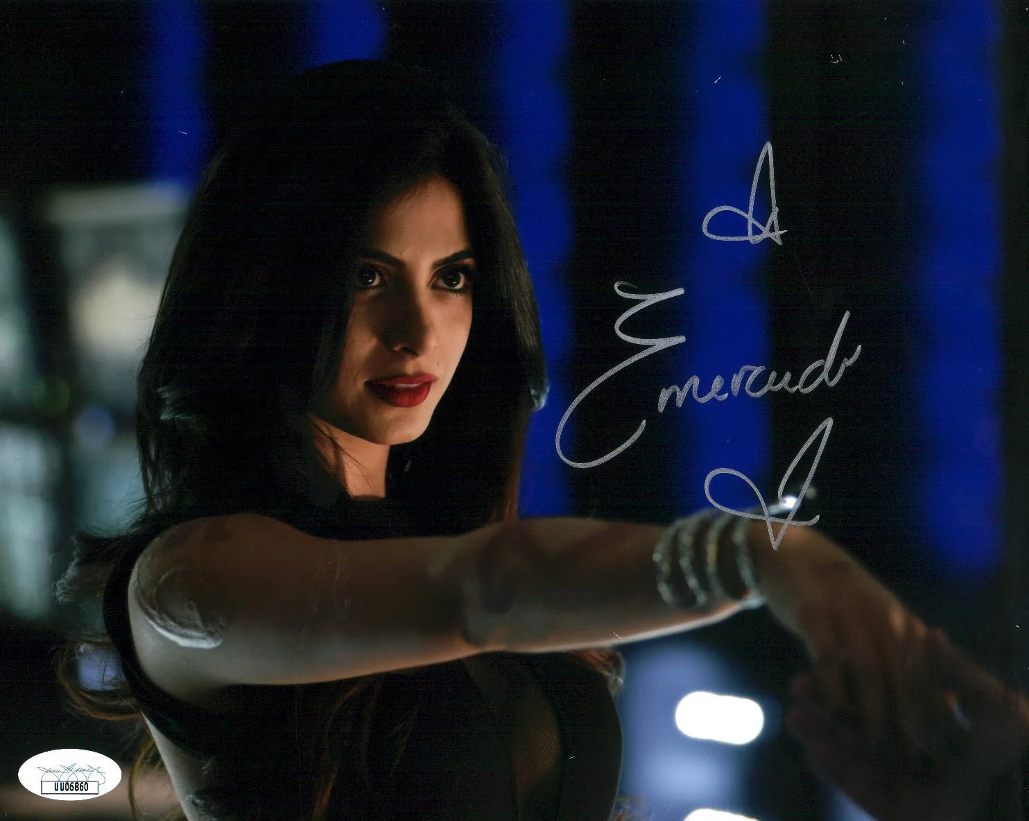 Emeraude Toubia Shadowhunters 8x10 Photo Signed JSA Certified Autograph - Image 2