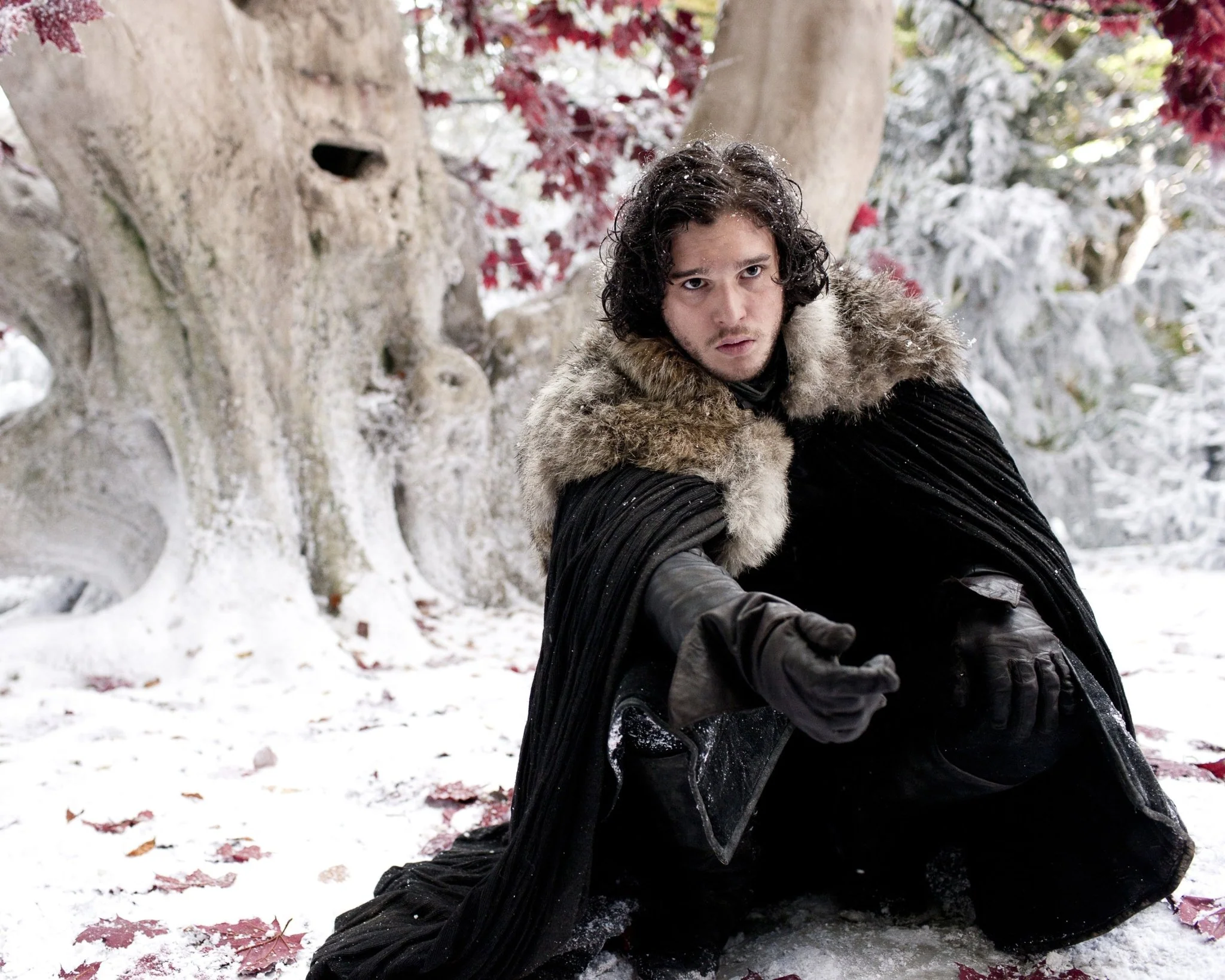 Kit Harington: Autograph Signing on Photos, May 11 - Image 13