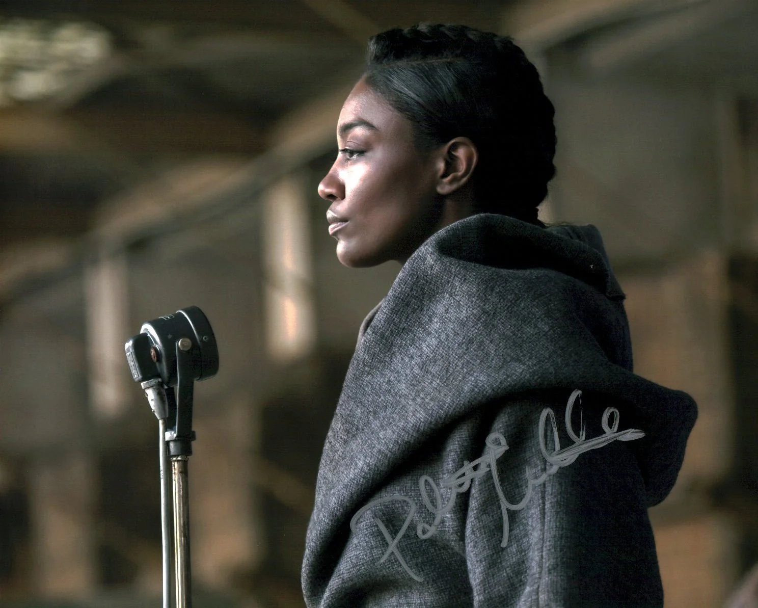 Patina Miller The Hunger Games 8x10 Signed Photo JSA Certified Autograph