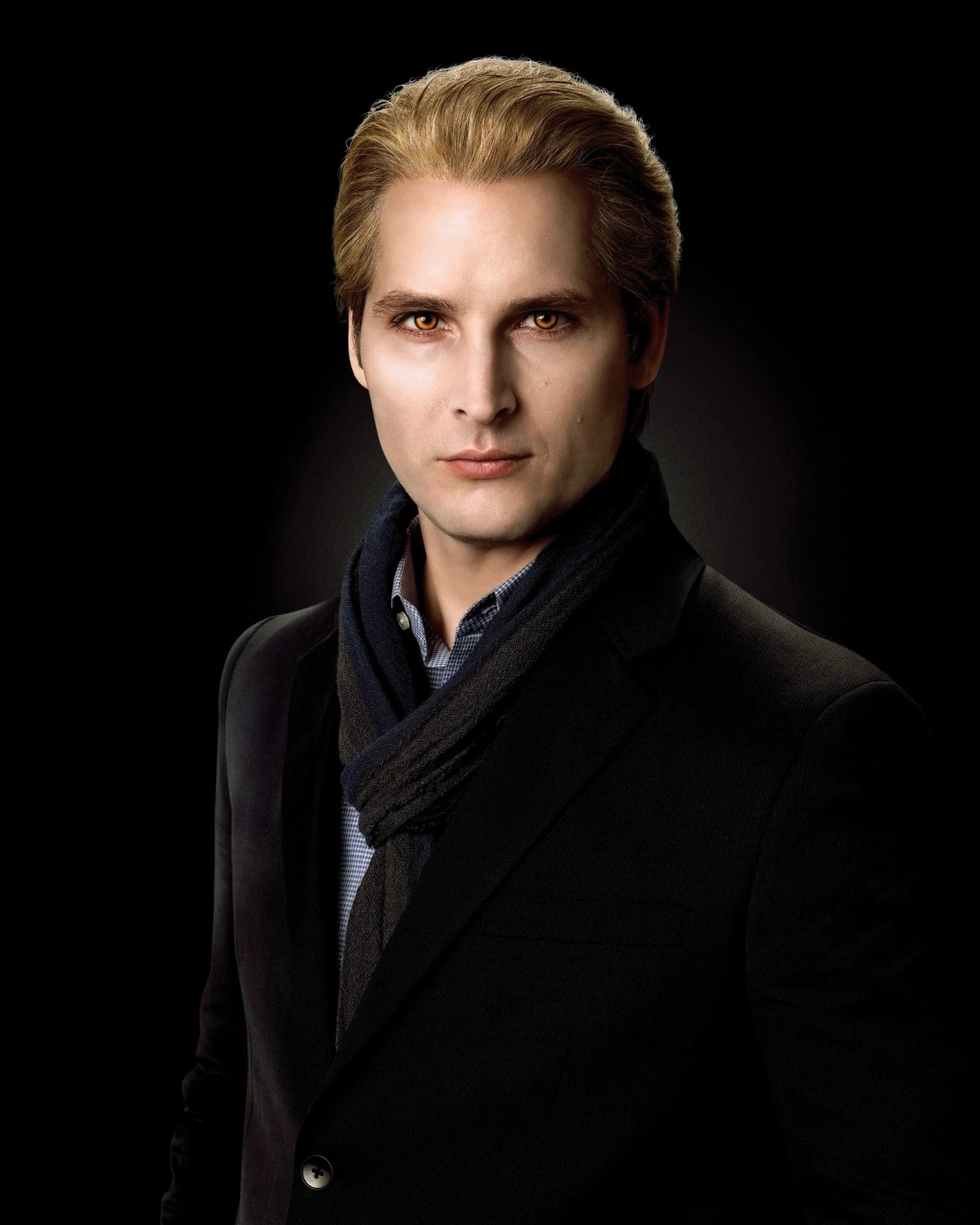 Peter Facinelli: Autograph Signing on Photos, May 14 - Image 6