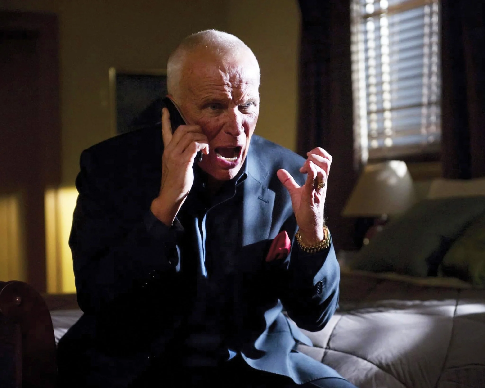 Peter Weller: Autograph Signing on Photos, May 14 - Image 21